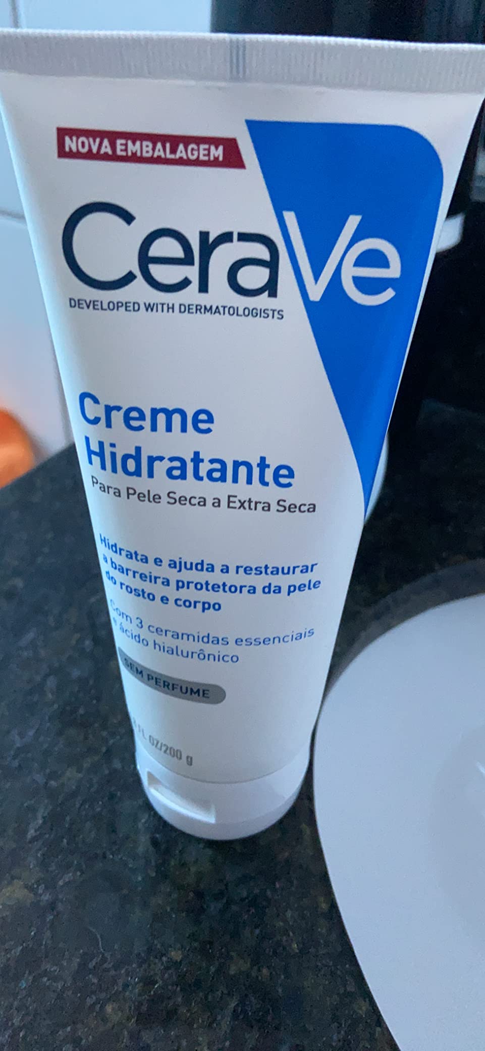 CeraVe Creme Hidratante com Ácido Hialurônico - Imagem do produto que o cliente comprou 4