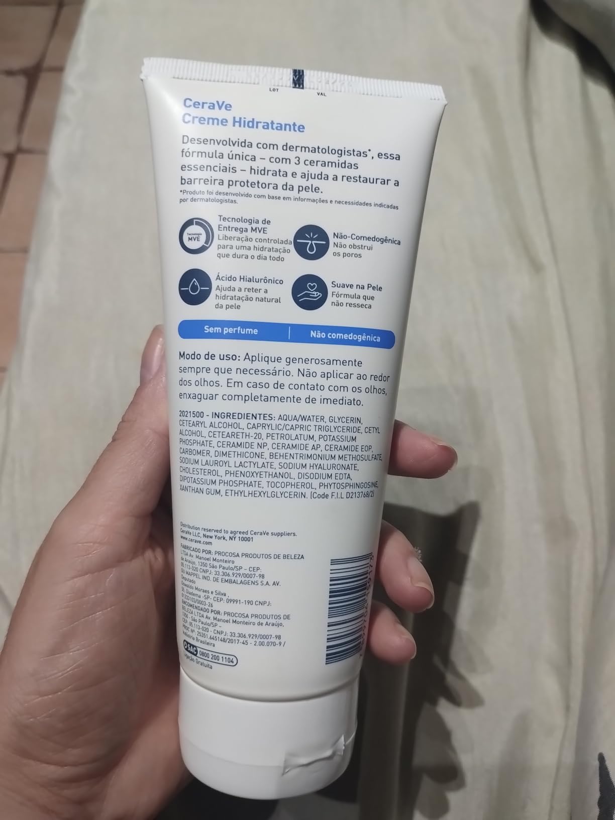 CeraVe Creme Hidratante com Ácido Hialurônico - Imagem do produto que o cliente comprou